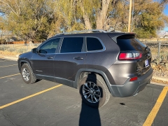 Used 2019  Jeep Cherokee 4d SUV 4WD Latitude Plus 3.2L at Naples Auto Sales near Vernal, UT