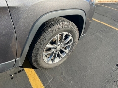 Used 2019  Jeep Cherokee 4d SUV 4WD Latitude Plus 3.2L at Naples Auto Sales near Vernal, UT