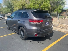 Used 2017 Toyota Highlander 4d SUV AWD SE at Naples Auto Sales near Vernal, UT