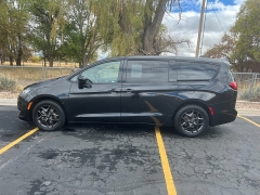 Used 2018 Chrysler Pacifica 4d Wagon Touring Plus at Naples Auto Sales near Vernal, UT
