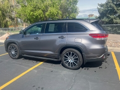 Used 2017 Toyota Highlander 4d SUV AWD SE at Naples Auto Sales near Vernal, UT