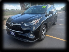 Used 2022  Toyota Highlander Hybrid XLE AWD at Naples Auto Sales near Vernal&comma; UT