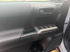 Used 2021  Toyota Tacoma 4WD SR5 Double Cab 5ft Bed V6 AT at Naples Auto Sales near Vernal&comma; UT
