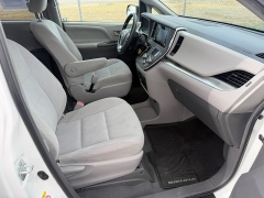 Used 2019  Toyota Sienna 4d Wagon FWD L 7-Passenger at Naples Auto Sales near Vernal&comma; UT