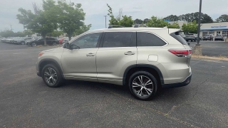 Used 2016  Toyota Highlander 4d SUV FWD XLE at CarloanExpress&period;Com near Hampton&comma; VA