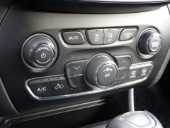 Used 2019  Jeep Cherokee Latitude 4x4 at CarloanExpress&period;Com near Hampton&comma; VA