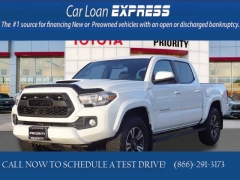 Used 2017  Toyota Tacoma Double Cab 5' Bed V6 4x4 (Natl) at CarloanExpress.Com near Hampton, VA