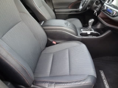 Used 2015  Toyota Highlander AWD 4dr V6 LE &lpar;Natl&rpar; at CarloanExpress&period;Com near Hampton&comma; VA