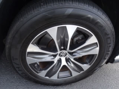 Used 2021  Toyota Highlander XLE FWD at CarloanExpress&period;Com near Hampton&comma; VA