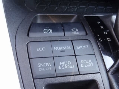 Used 2022  Toyota RAV4 XLE AWD at CarloanExpress.Com near Hampton, VA