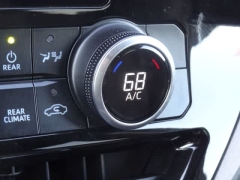 Used 2025  Toyota Highlander FWD &lpar;Natl&rpar; at CarloanExpress&period;Com near Hampton&comma; VA