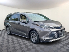 Used 2021  Toyota Sienna XLE FWD &lpar;Natl&rpar; at CarloanExpress&period;Com near Hampton&comma; VA