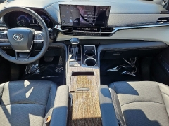 Used 2025  Toyota Sienna Platinum AWD 7-Passenger at CarloanExpress&period;Com near Hampton&comma; VA