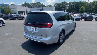 Used 2023  Chrysler Pacifica Hybrid Limited FWD at CarloanExpress.Com near Hampton, VA