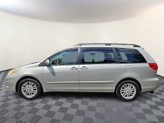 Used 2010  Toyota Sienna 5dr 7-Pass Van XLE FWD &lpar;Natl&rpar; at CarloanExpress&period;Com near Hampton&comma; VA