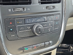 Used 2014  Chrysler Town & Country 4d Wagon Touring at CarloanExpress&period;Com near Hampton&comma; VA