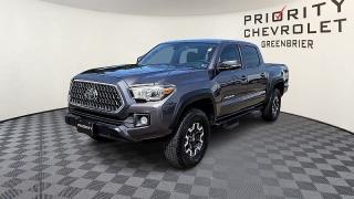 Used 2018  Toyota Tacoma Double Cab 5' Bed V6 4x4 &lpar;Natl&rpar; at CarloanExpress&period;Com near Hampton&comma; VA