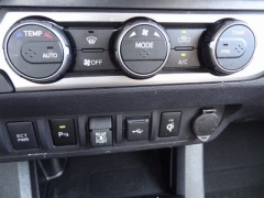 Used 2023  Toyota Tacoma 4WD Limited Double Cab 5ft Bed V6 AT at CarloanExpress.Com near Hampton, VA