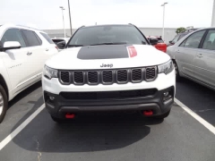 Used 2025  Jeep Compass Trailhawk 4x4 at CarloanExpress&period;Com near Hampton&comma; VA