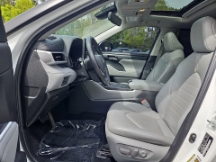 Used 2022  Toyota Highlander XLE AWD at CarloanExpress&period;Com near Hampton&comma; VA