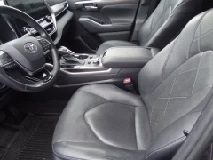 Used 2020  Toyota Highlander 4d SUV AWD Platinum at CarloanExpress.Com near Hampton, VA