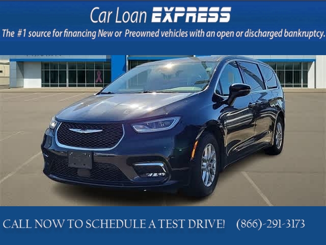 Used 2023  Chrysler Pacifica Touring L FWD at CarloanExpress.Com near Hampton, VA