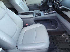 Used 2024  Toyota Sienna XLE FWD &lpar;Natl&rpar; at CarloanExpress&period;Com near Hampton&comma; VA