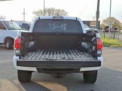 Used 2020  Toyota Tacoma 4WD Double Cab 5' Bed V6 &lpar;Natl&rpar; at CarloanExpress&period;Com near Hampton&comma; VA