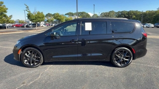 Used 2026  Chrysler Pacifica Limited FWD at CarloanExpress&period;Com near Hampton&comma; VA