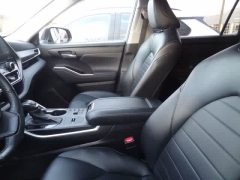 Used 2023  Toyota Highlander FWD &lpar;Natl&rpar; at CarloanExpress&period;Com near Hampton&comma; VA