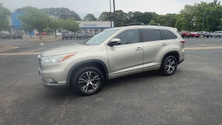 Used 2016  Toyota Highlander 4d SUV FWD XLE at CarloanExpress&period;Com near Hampton&comma; VA