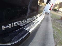 Used 2023  Toyota Highlander FWD &lpar;Natl&rpar; at CarloanExpress&period;Com near Hampton&comma; VA