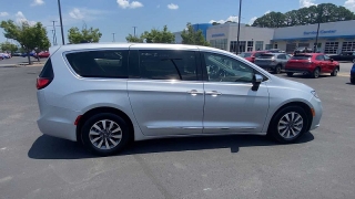 Used 2023  Chrysler Pacifica Hybrid Limited FWD at CarloanExpress.Com near Hampton, VA