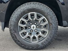 Used 2026  Chevrolet Colorado 4WD Crew Cab Z71 at CarloanExpress.Com near Hampton, VA