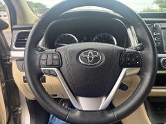 Used 2016  Toyota Highlander 4d SUV FWD XLE at CarloanExpress&period;Com near Hampton&comma; VA