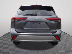 Used 2023  Toyota Highlander FWD &lpar;Natl&rpar; at CarloanExpress&period;Com near Hampton&comma; VA