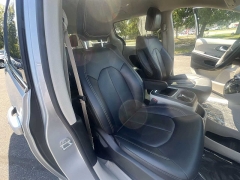Used 2024  Chrysler Pacifica Touring L FWD at CarloanExpress.Com near Hampton, VA