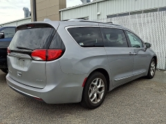Used 2017  Chrysler Pacifica 4d Wagon Limited at CarloanExpress&period;Com near Hampton&comma; VA