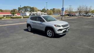 Used 2024  Jeep Compass Latitude 4x4 at CarloanExpress&period;Com near Hampton&comma; VA