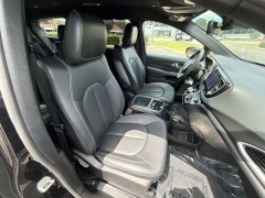 Used 2025  Chrysler Pacifica Select FWD at CarloanExpress&period;Com near Hampton&comma; VA