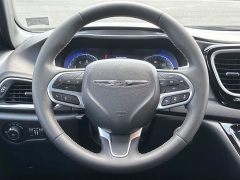 Used 2025  Chrysler Pacifica Select FWD at CarloanExpress&period;Com near Hampton&comma; VA