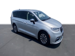 Used 2023  Chrysler Pacifica Hybrid Limited FWD at CarloanExpress.Com near Hampton, VA