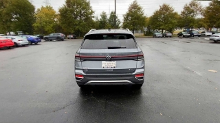 Used 2025  Volkswagen Taos SEL 4MOTION at CarloanExpress.Com near Hampton, VA