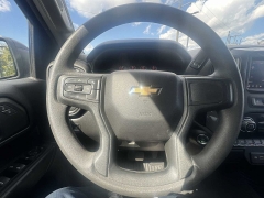 Used 2022  Chevrolet Silverado 1500 4WD Crew Cab 147" Custom at CarloanExpress.Com near Hampton, VA