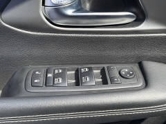 Used 2025  Chrysler Pacifica Select FWD at CarloanExpress&period;Com near Hampton&comma; VA