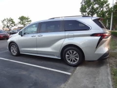 Used 2021  Toyota Sienna LE FWD 8-Passenger at CarloanExpress&period;Com near Hampton&comma; VA