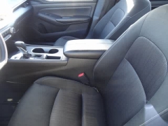 Used 2022  Nissan Altima 2.5 SV Sedan at CarloanExpress.Com near Hampton, VA