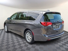 Used 2020  Chrysler Pacifica 4d Wagon Touring at CarloanExpress&period;Com near Hampton&comma; VA