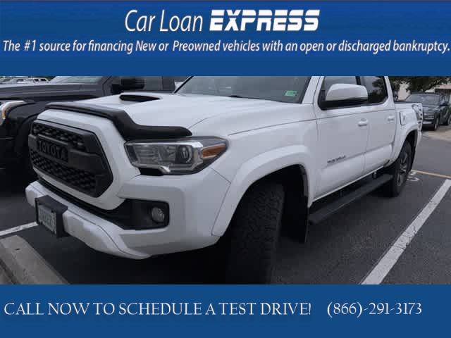 Used 2017  Toyota Tacoma Double Cab 5' Bed V6 4x4 (Natl) at CarloanExpress.Com near Hampton, VA