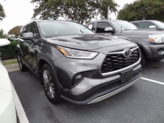 Used 2020  Toyota Highlander 4d SUV AWD Platinum at CarloanExpress.Com near Hampton, VA
